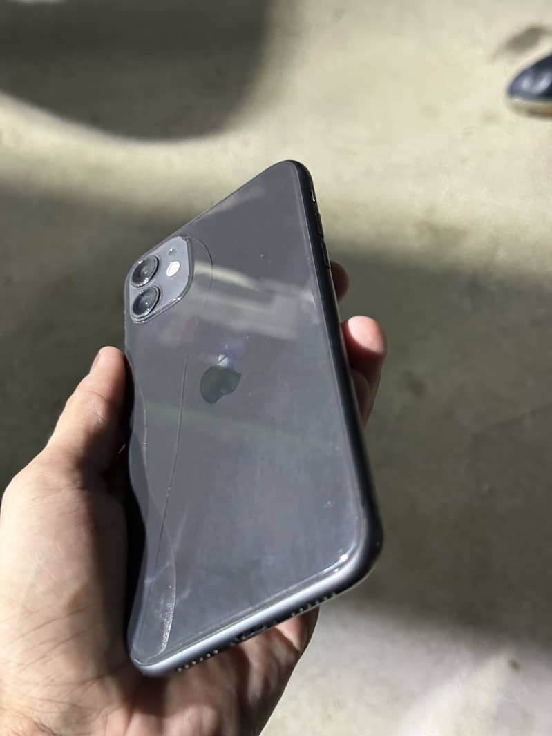 Apple iPhone 11 4