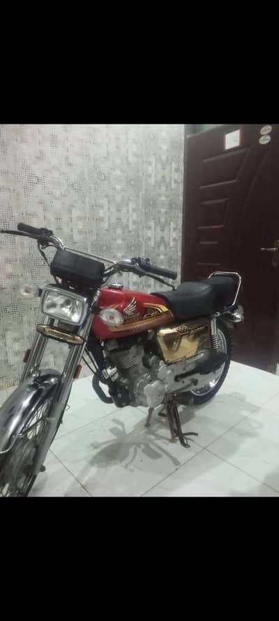 Honda 125 gold edition