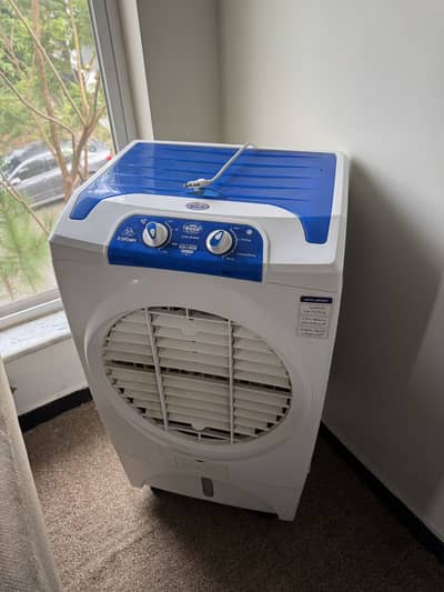 Boss Room Cooler with Ice bags