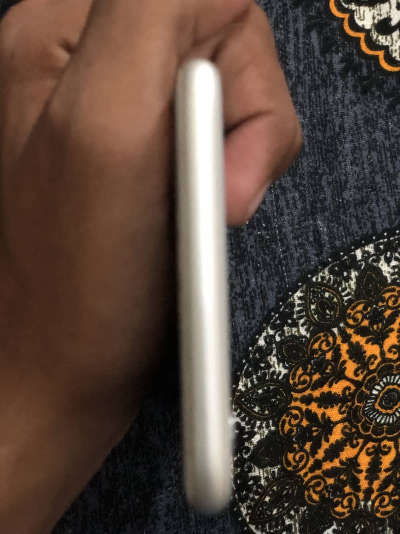 Apple iPhone 6S Plus 1