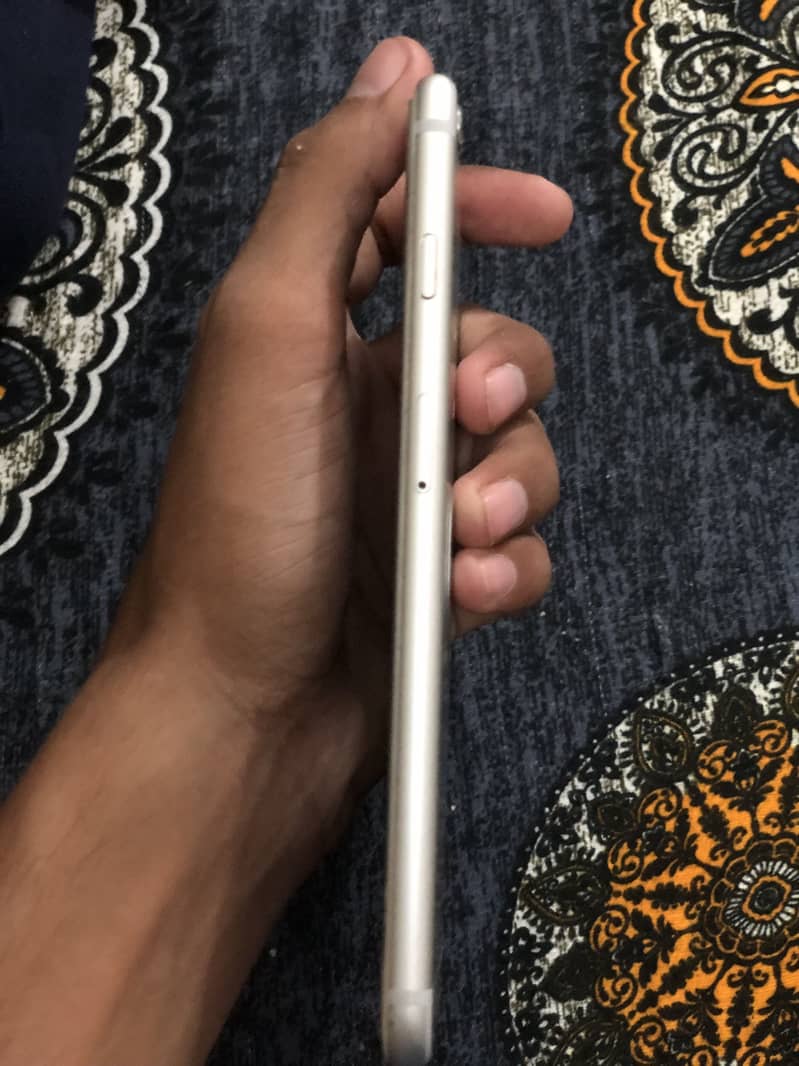 Apple iPhone 6S Plus 2