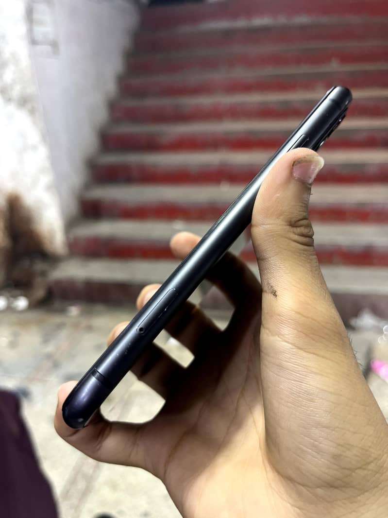 Apple iPhone 11 9