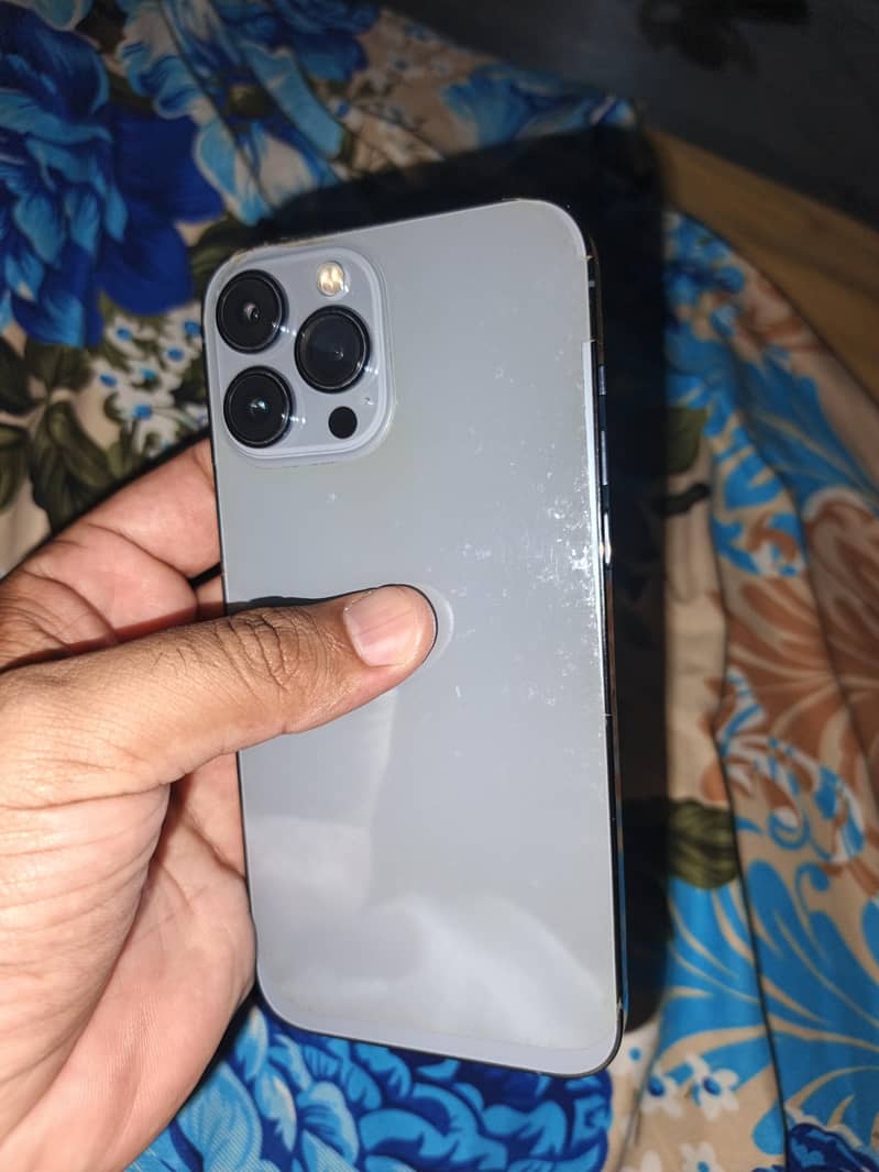 Apple iPhone 13 Pro Max 2