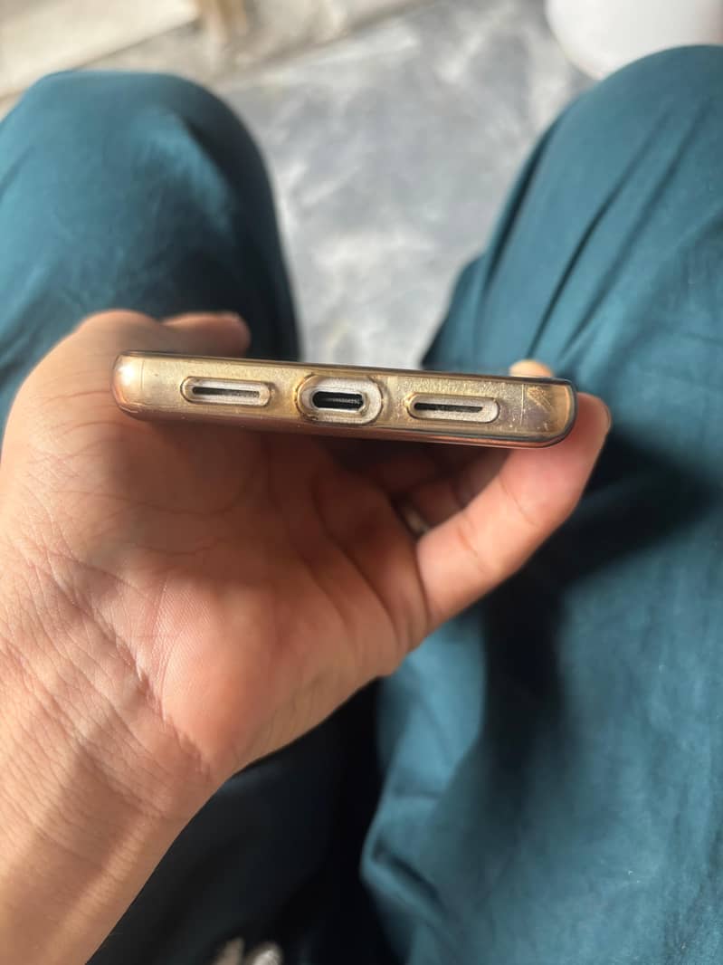 Google Pixel 7 4