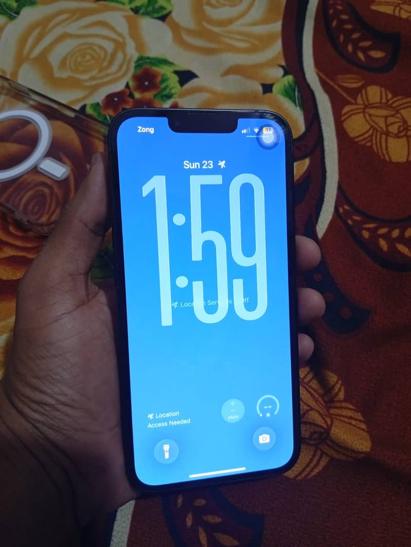 Apple iPhone 13 0
