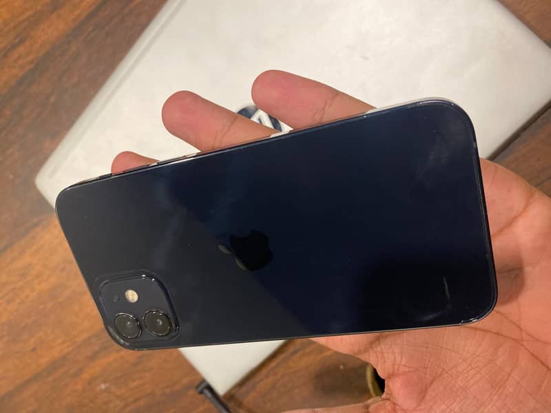 iPhone 12 0