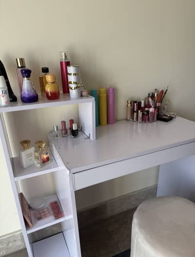 Dressing/study table with/without heart shaped mirror for sale