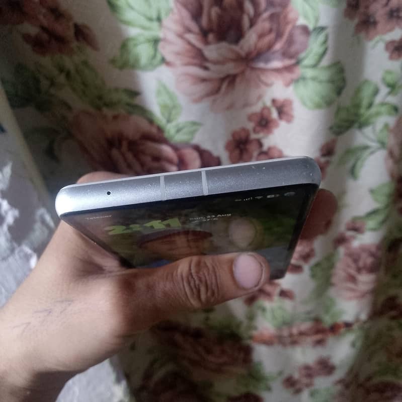 Google Pixel 7a 5