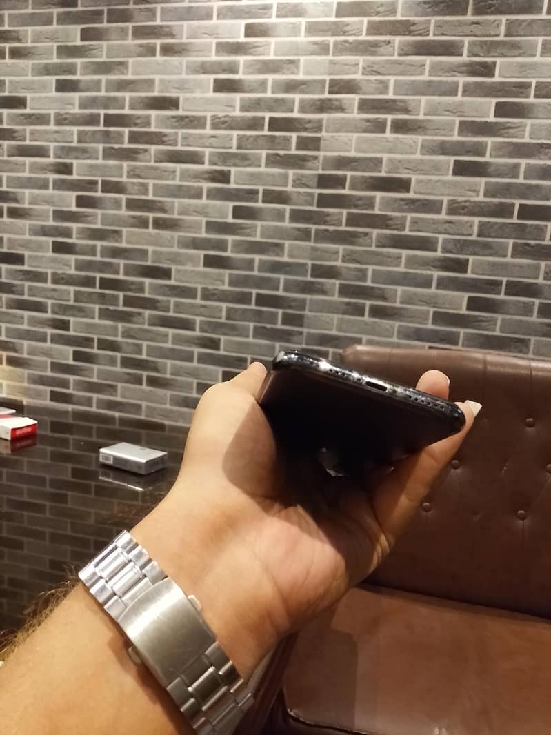 Apple iPhone X 2