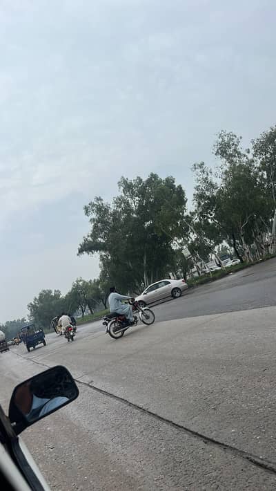 pais zururat hai