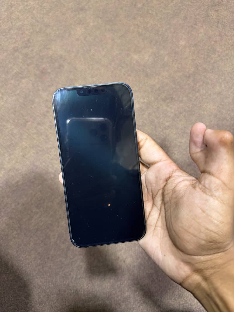 Apple iPhone 13 6
