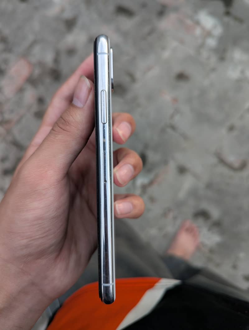 Apple iPhone X 2