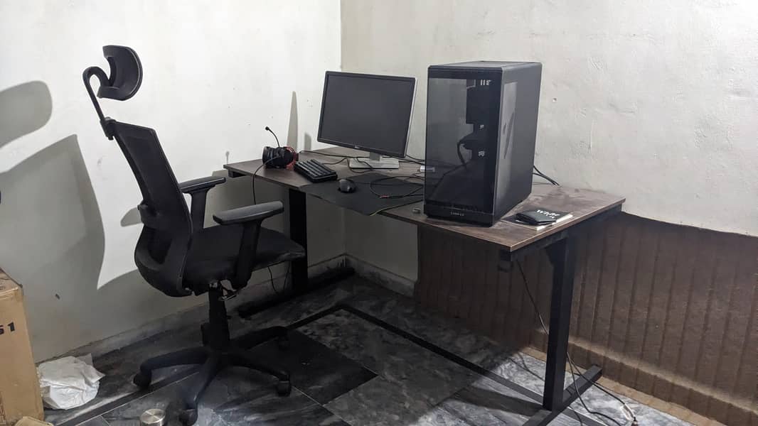 gaming table/office table/study table 0