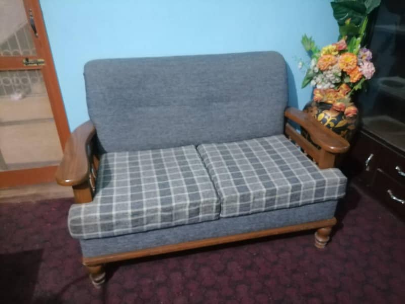 2 seater Sofa Set 0