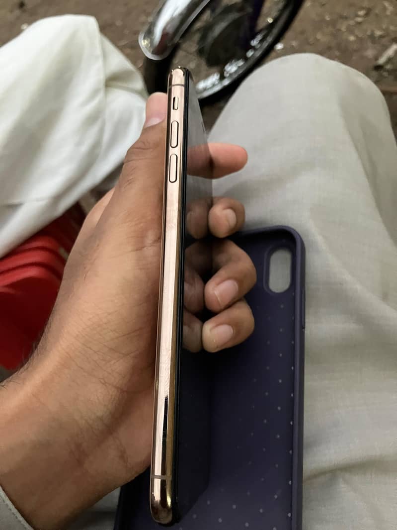 Apple iPhone XS Max 2