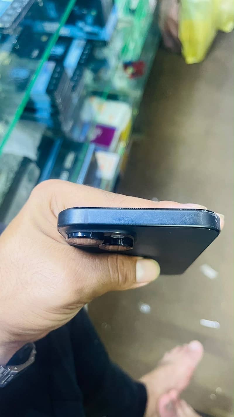 Apple iPhone 15 2