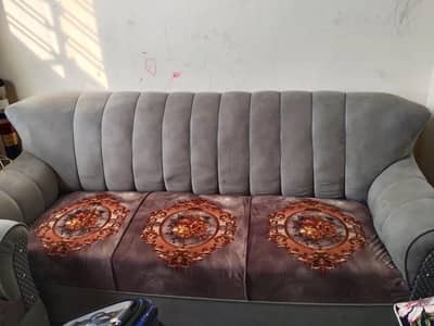 very less used five seater sofa
