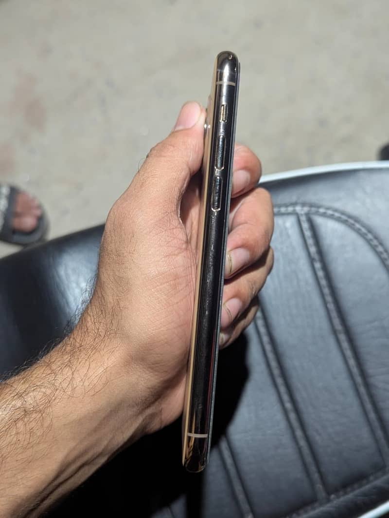 Apple iPhone 11 Pro 6