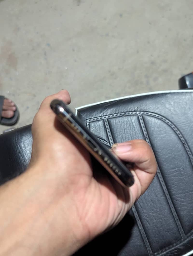 Apple iPhone 11 Pro 7