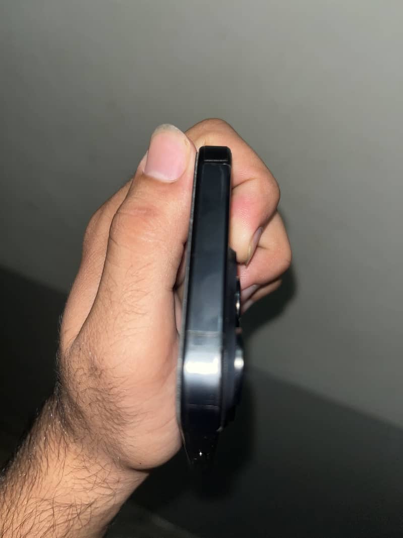 Apple iPhone 15 Pro 1