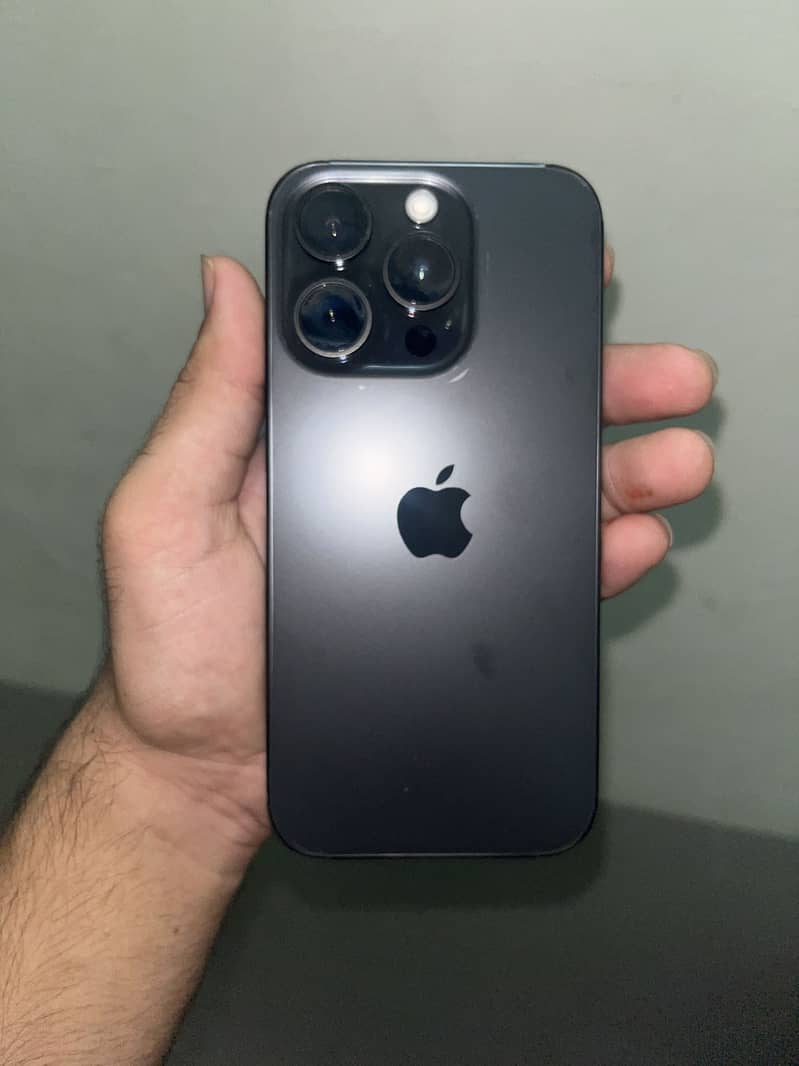 Apple iPhone 15 Pro 6