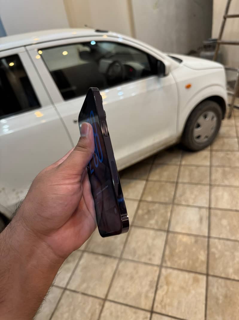 Apple iPhone 14 Pro Max 1