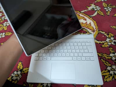 Microsoft windows surface book 2 8/256GB