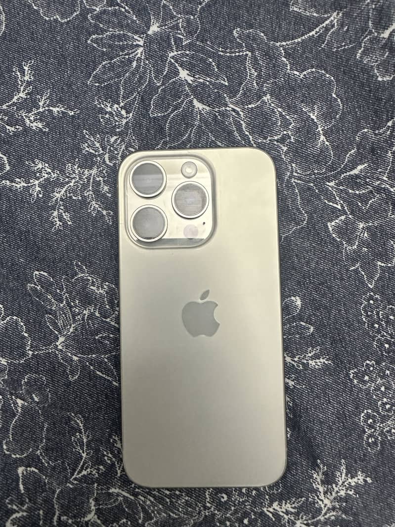 Apple iPhone 15 Pro 0