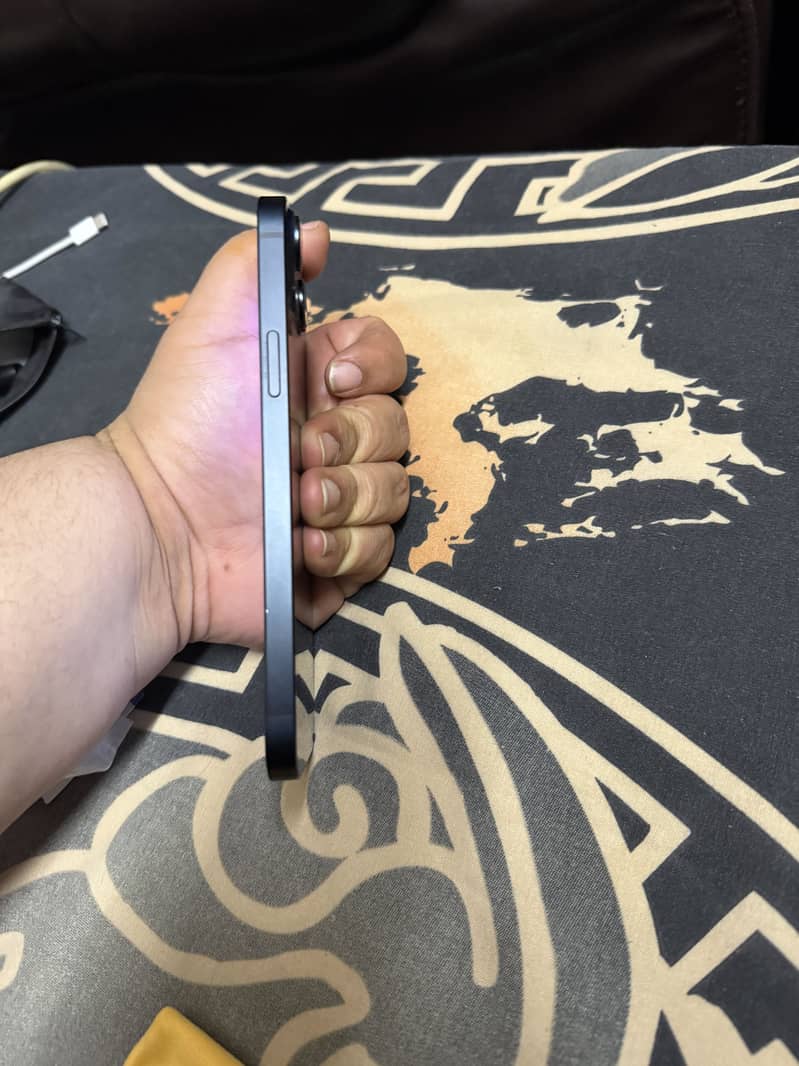 iPhone 14 Plus 9