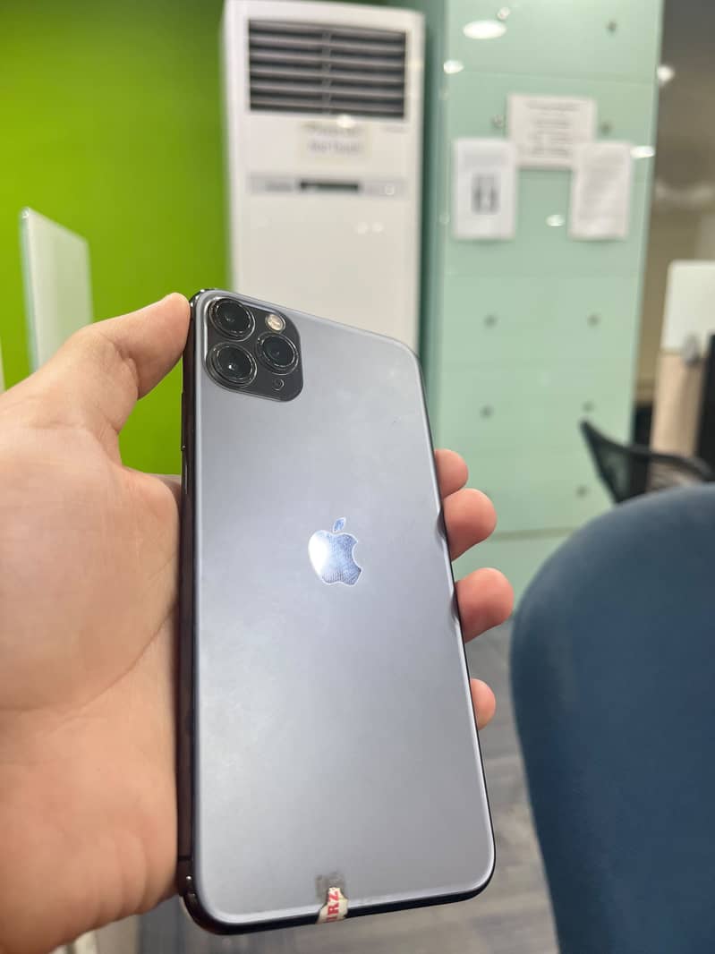 iPhone 11 Pro Max 2