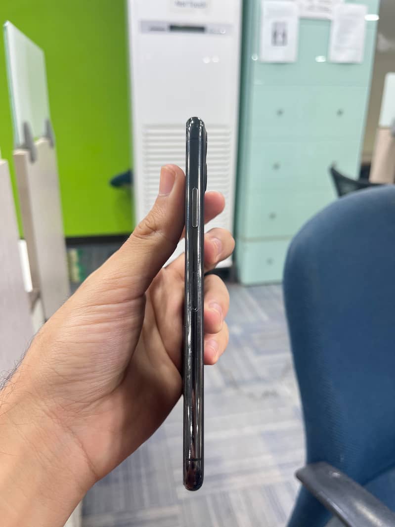 iPhone 11 Pro Max 3