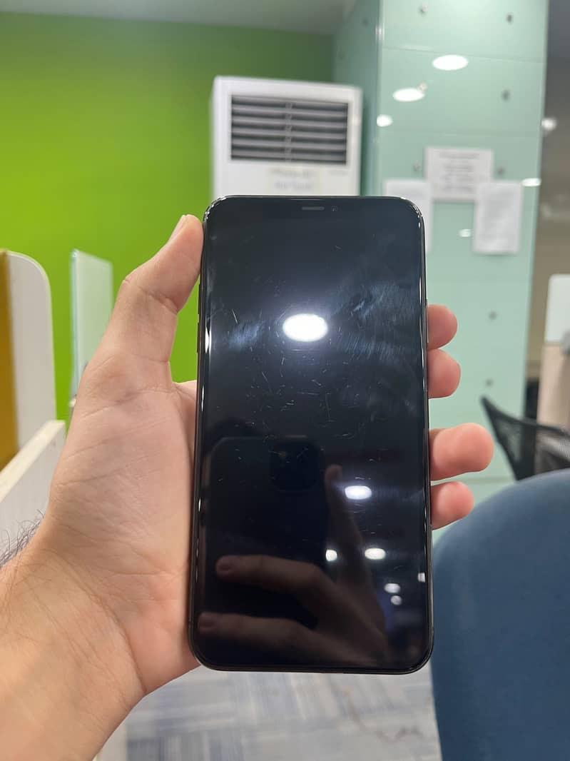 iPhone 11 Pro Max 5
