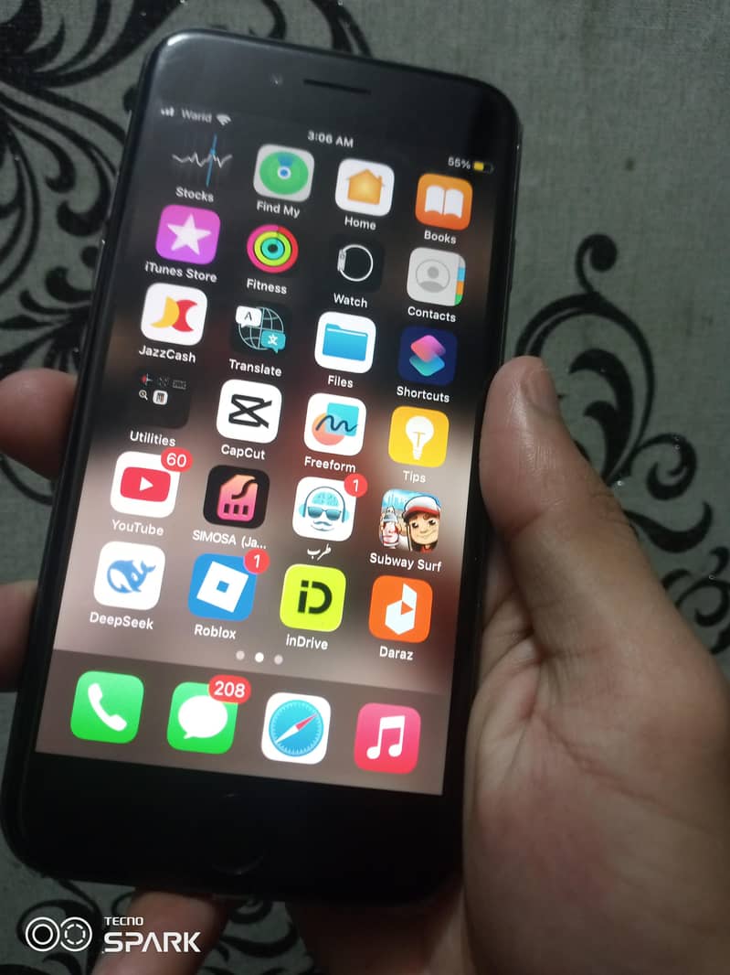 Apple iPhone 8 1