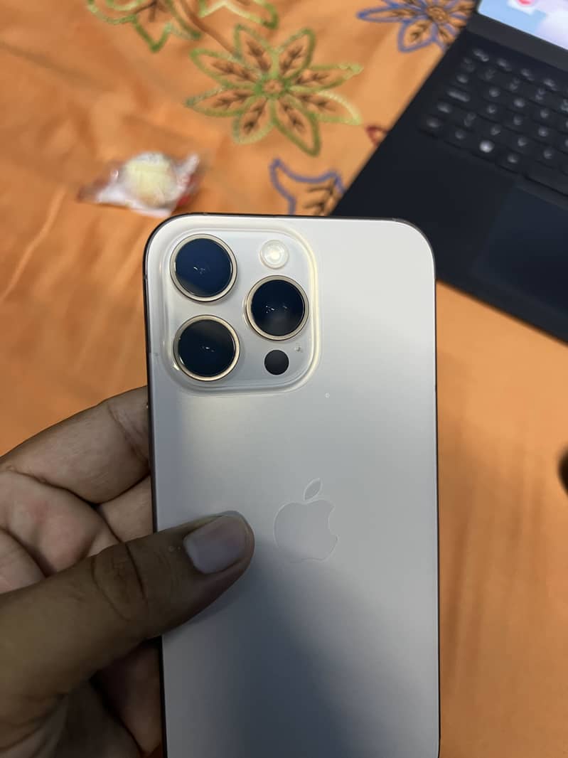 Apple iPhone 16 Pro Max 3