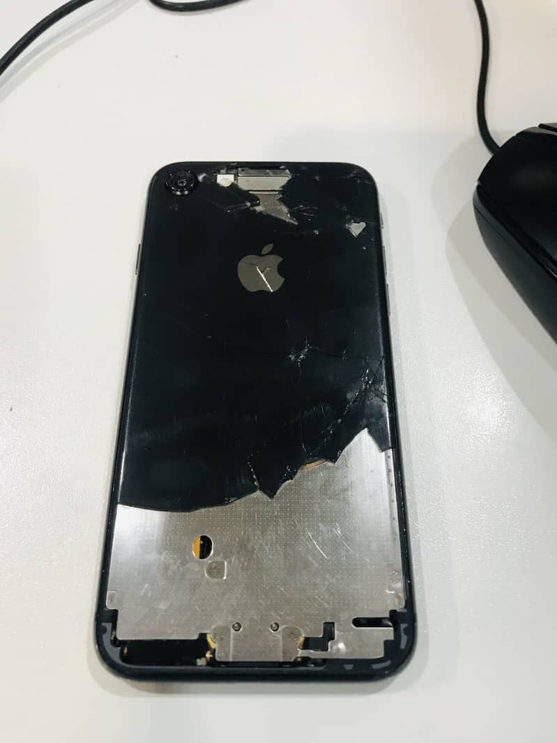 Apple iPhone 8 3