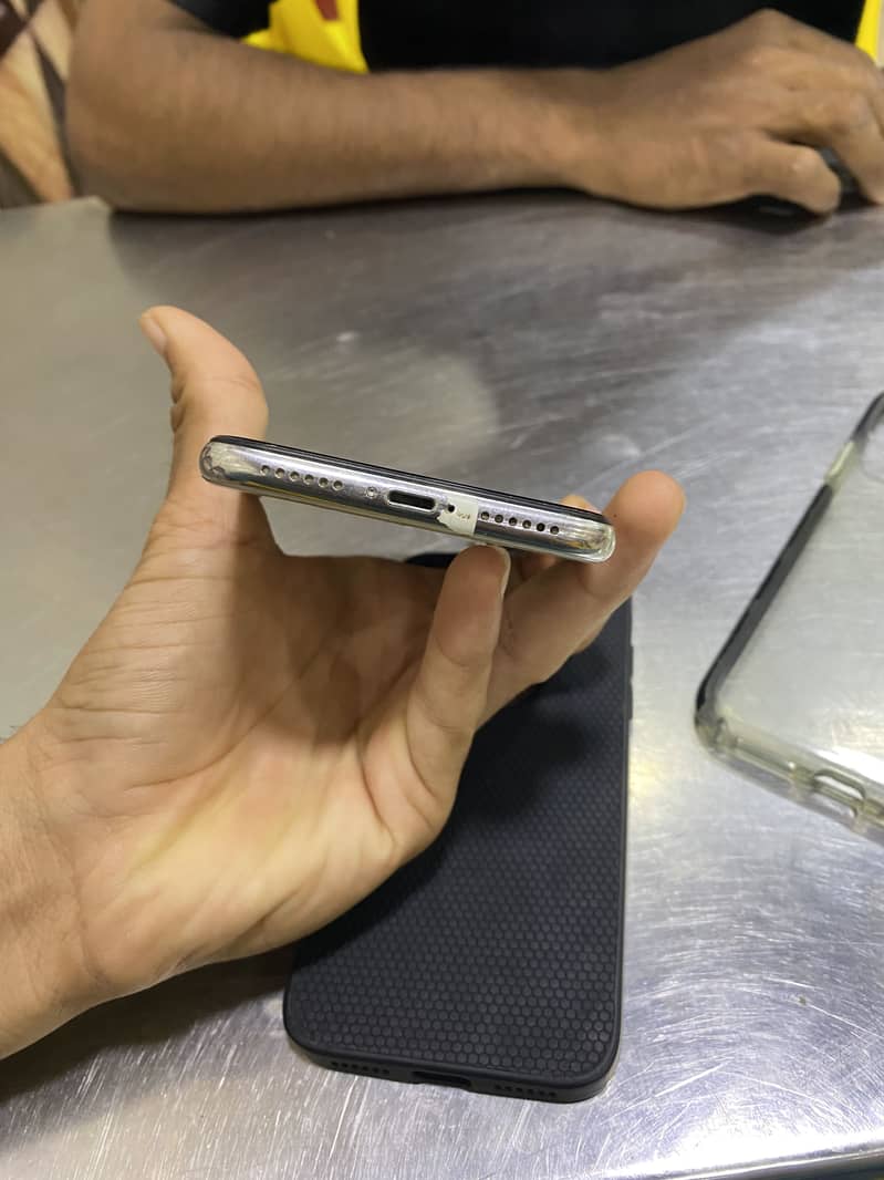 Apple iPhone X 2