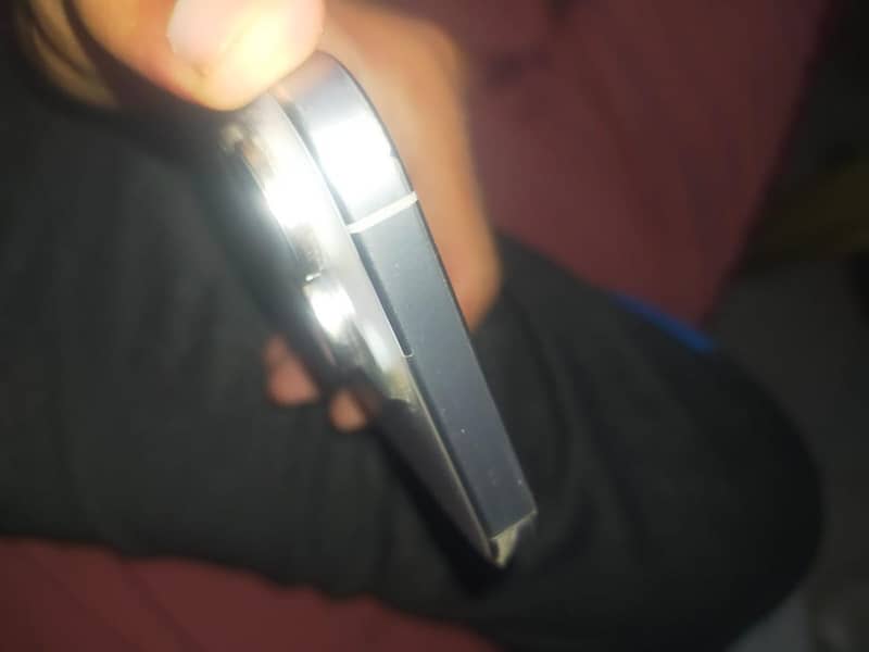 Apple iPhone 16 Pro(factory) 5