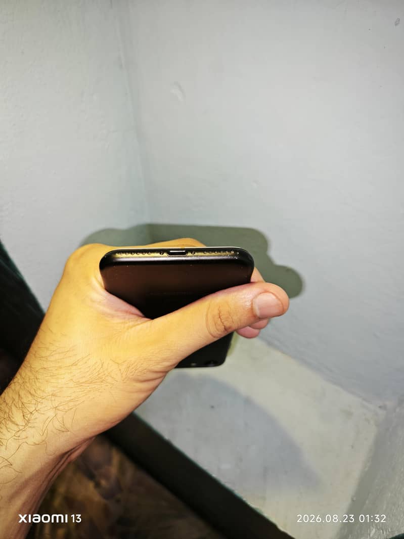 Apple iPhone 7 2