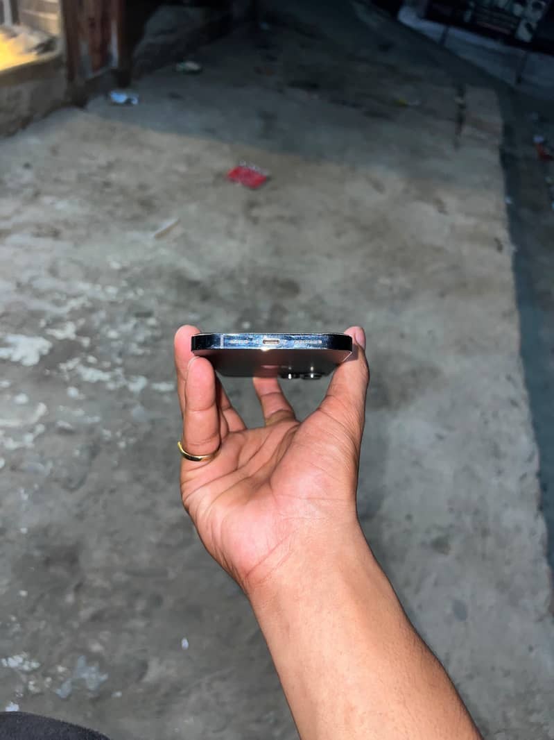 Apple iPhone 12 Pro Max 1