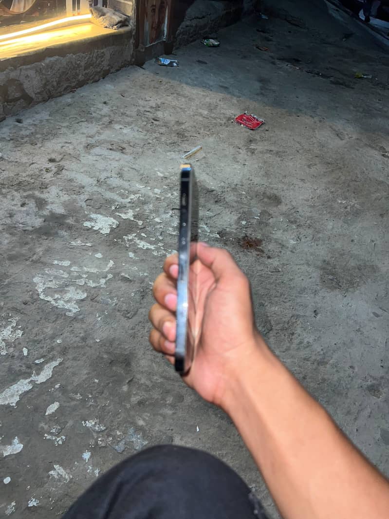 Apple iPhone 12 Pro Max 3