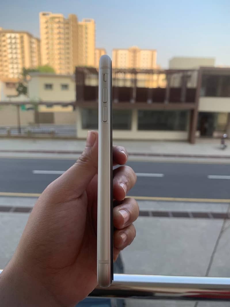 iPhone 11 2