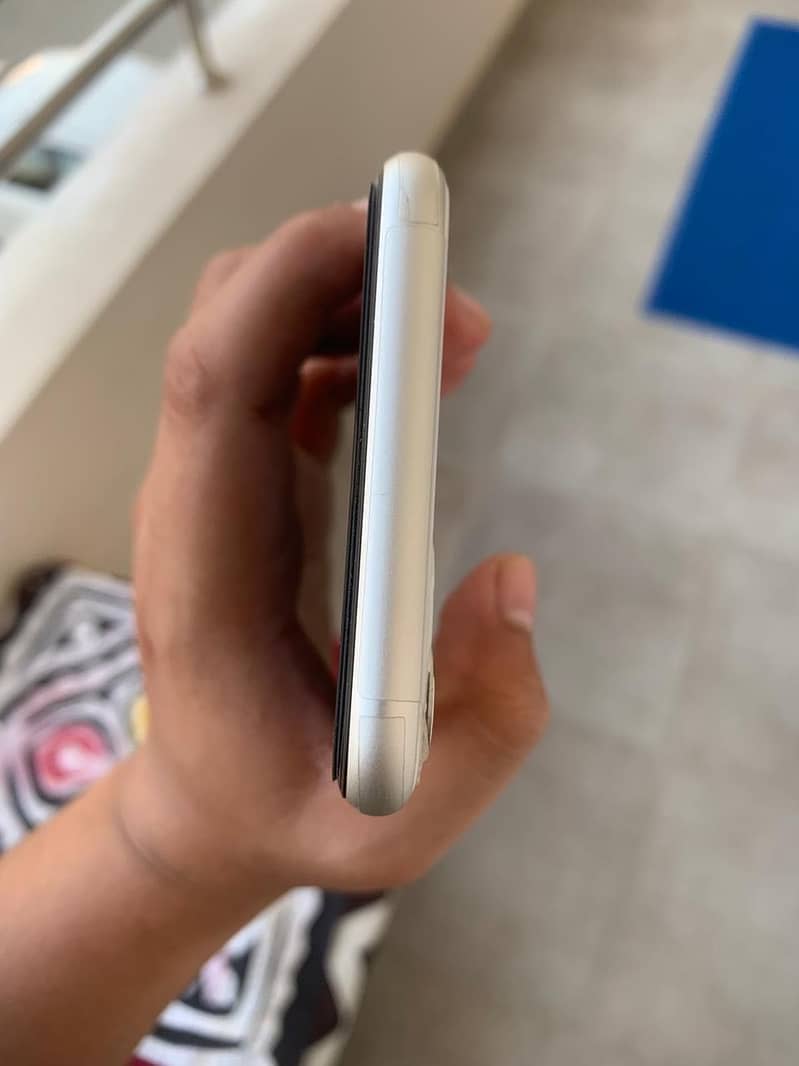 iPhone 11 5