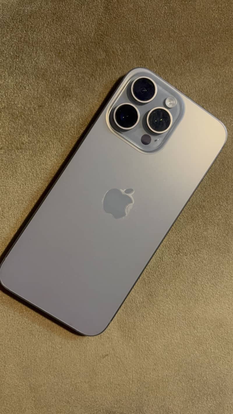Apple iPhone 15 Pro Max 0