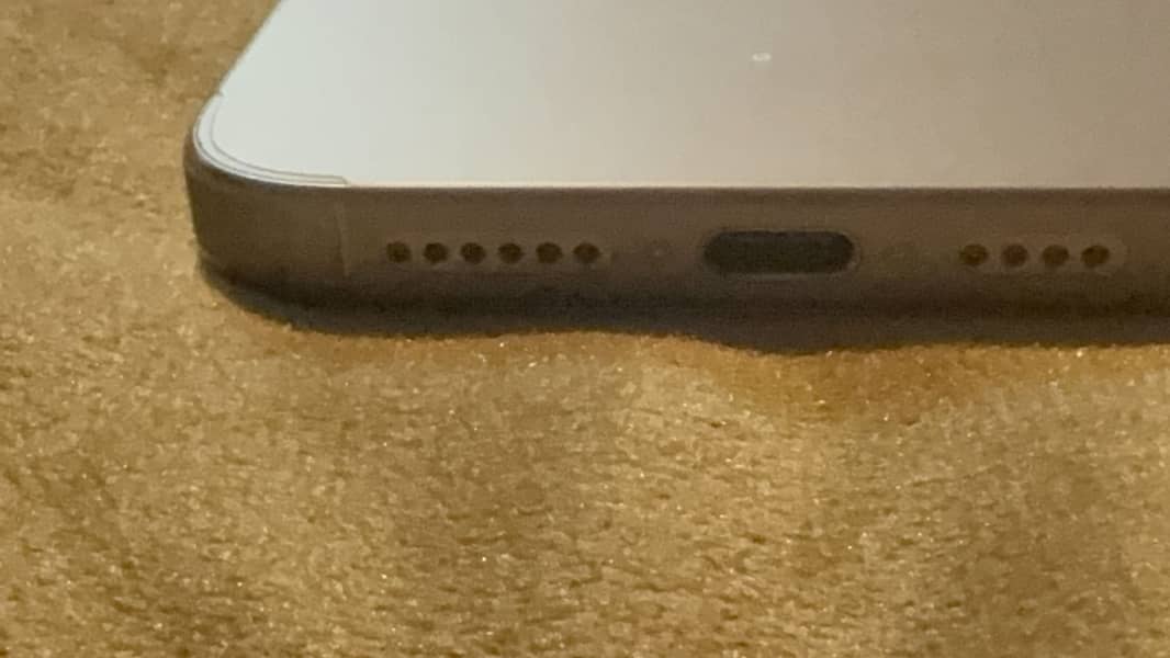 Apple iPhone 15 Pro Max 3