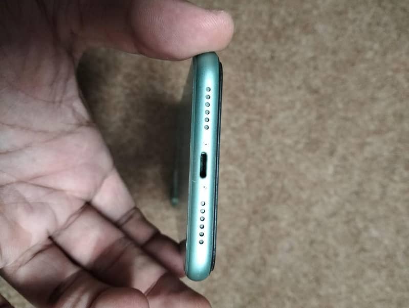 Apple iPhone 11 5