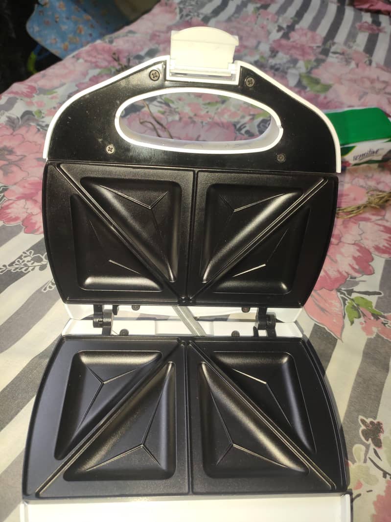 sand wich maker 2