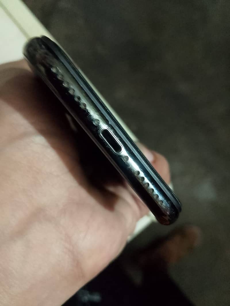 iPhone X 3