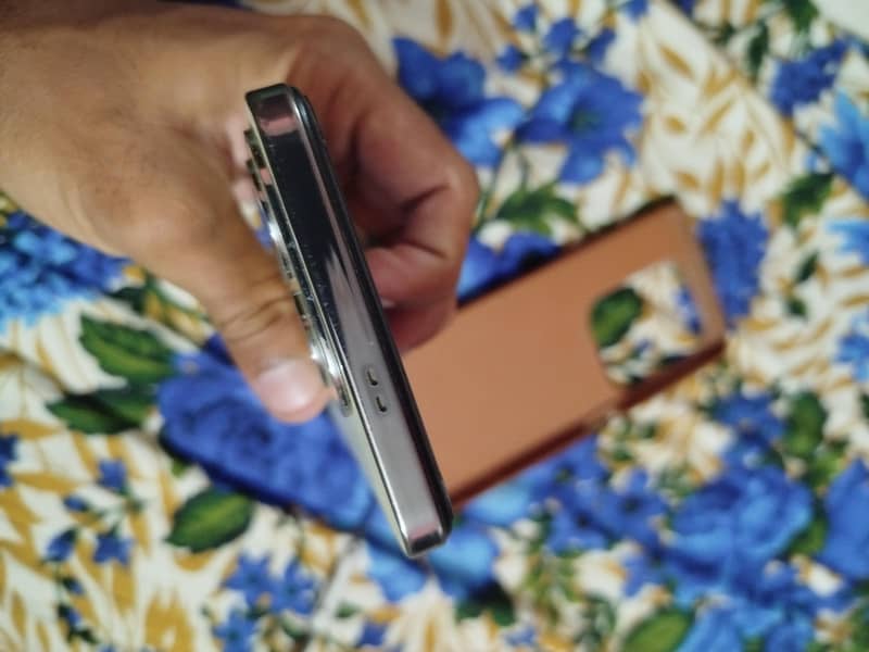 Infinix Note 40 5