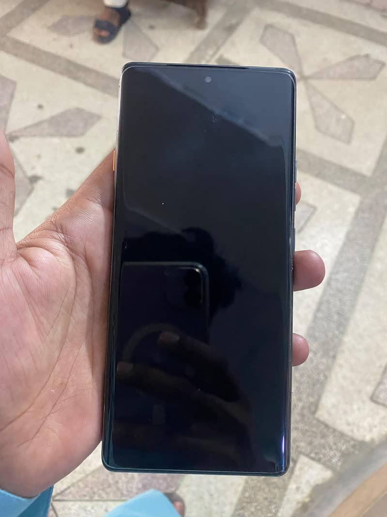 Tecno CAMON 40 Pro 1