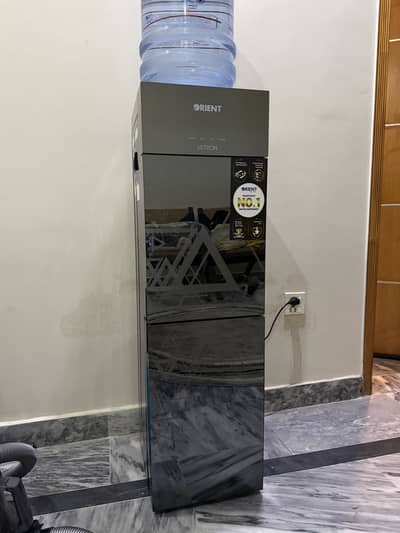 Crystal 3 Taps Triangle Black Glass door Water Dispenser